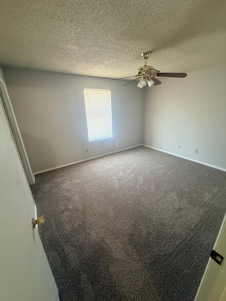 Building Photo - 828 Hardy Springs Cir