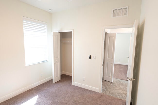 Building Photo - 10885 SW Robbia Way