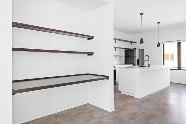 Building Photo - 6605 North Ave