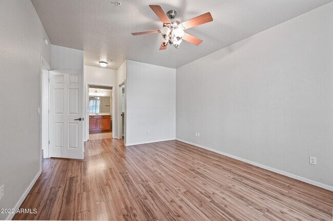 Building Photo - 2155 W Grace Blvd