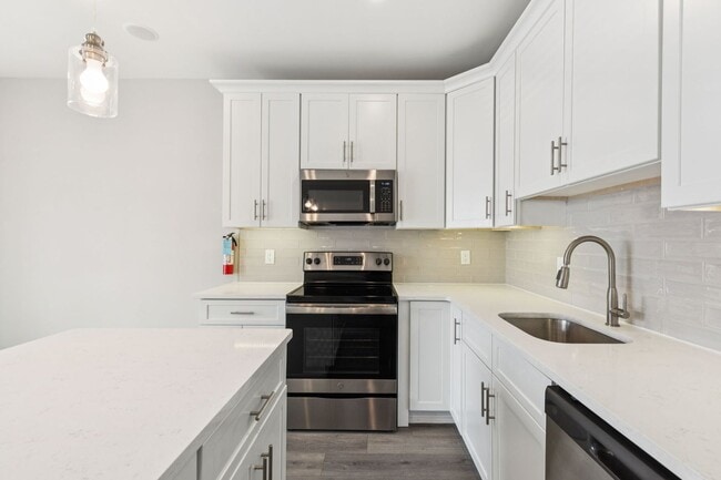 Primary Photo - Chic 2-Bedroom Rental with Stunning Rooftop Deck & Modern Amenities in West Kensington!