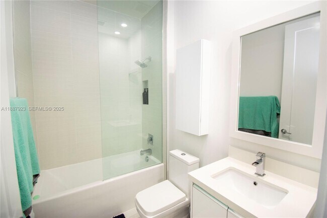 Building Photo - 6320 NW 104th Path