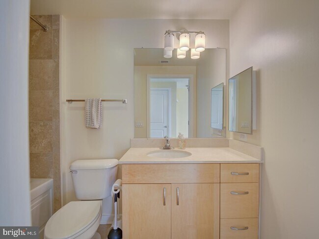 Building Photo - 475 K St NW