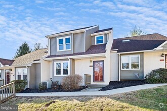 Building Photo - 2102 Bridgewater Ct