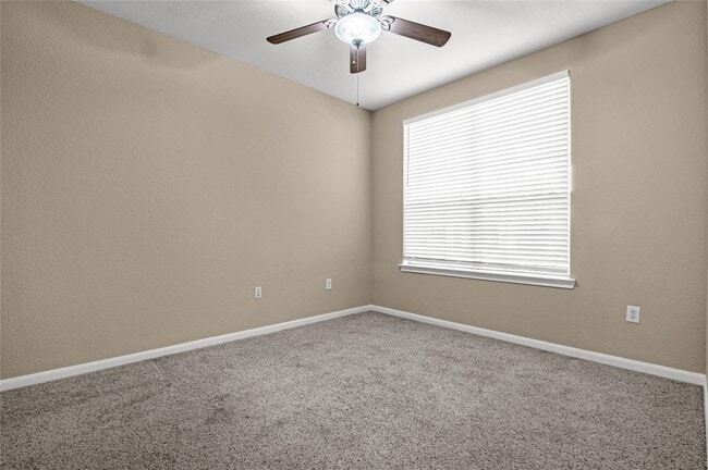 Building Photo - 7575 Kirby Dr