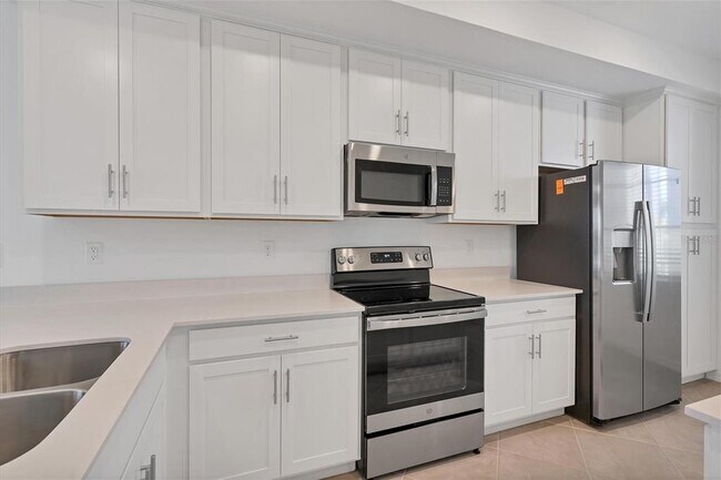 Building Photo - 14161 Heritage Landing Blvd