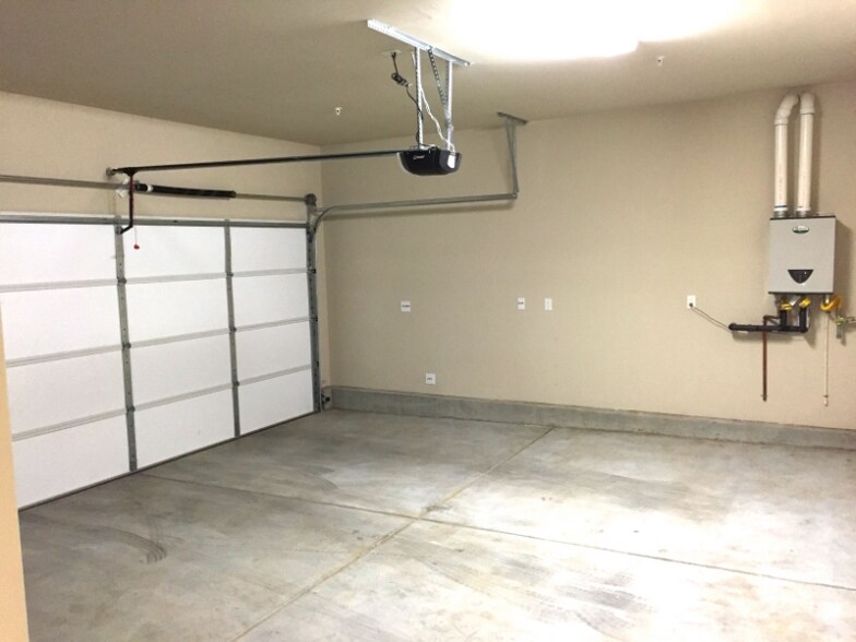 Building Photo - 910 Montage Cir