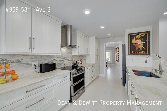 Building Photo - 4959 58th Ave S