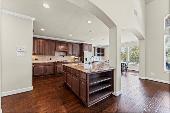 Building Photo - 10 Cayuga Pond Ct