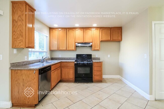 Building Photo - 4430 Bollenbacher Ave