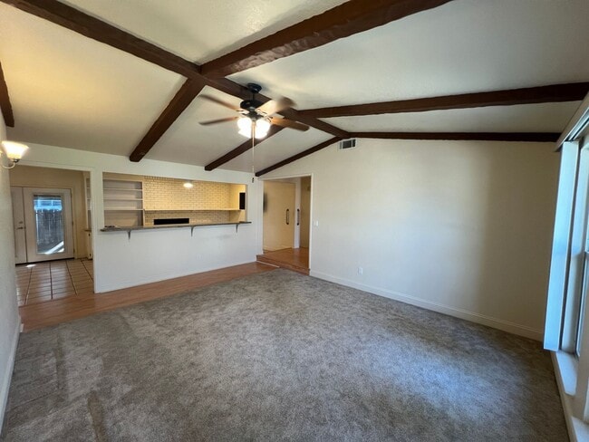 Building Photo - 3 bedroom single story in Manteca!