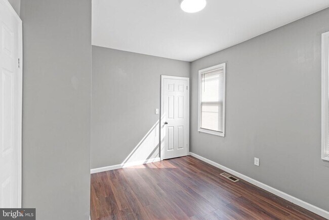 Building Photo - 1344 Princeton Ave
