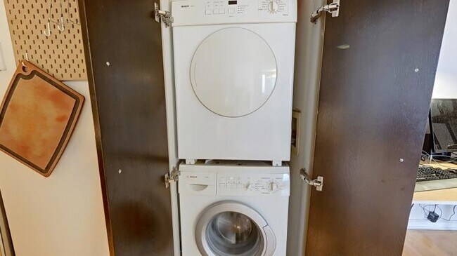 Building Photo - 1 bedroom in Long Island City NY 11101