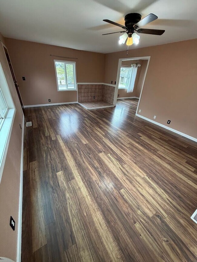 Building Photo - 3831 Duplex Ct SE