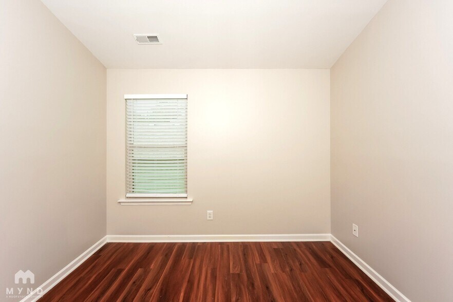 Building Photo - 70 Briar Ridge Ln