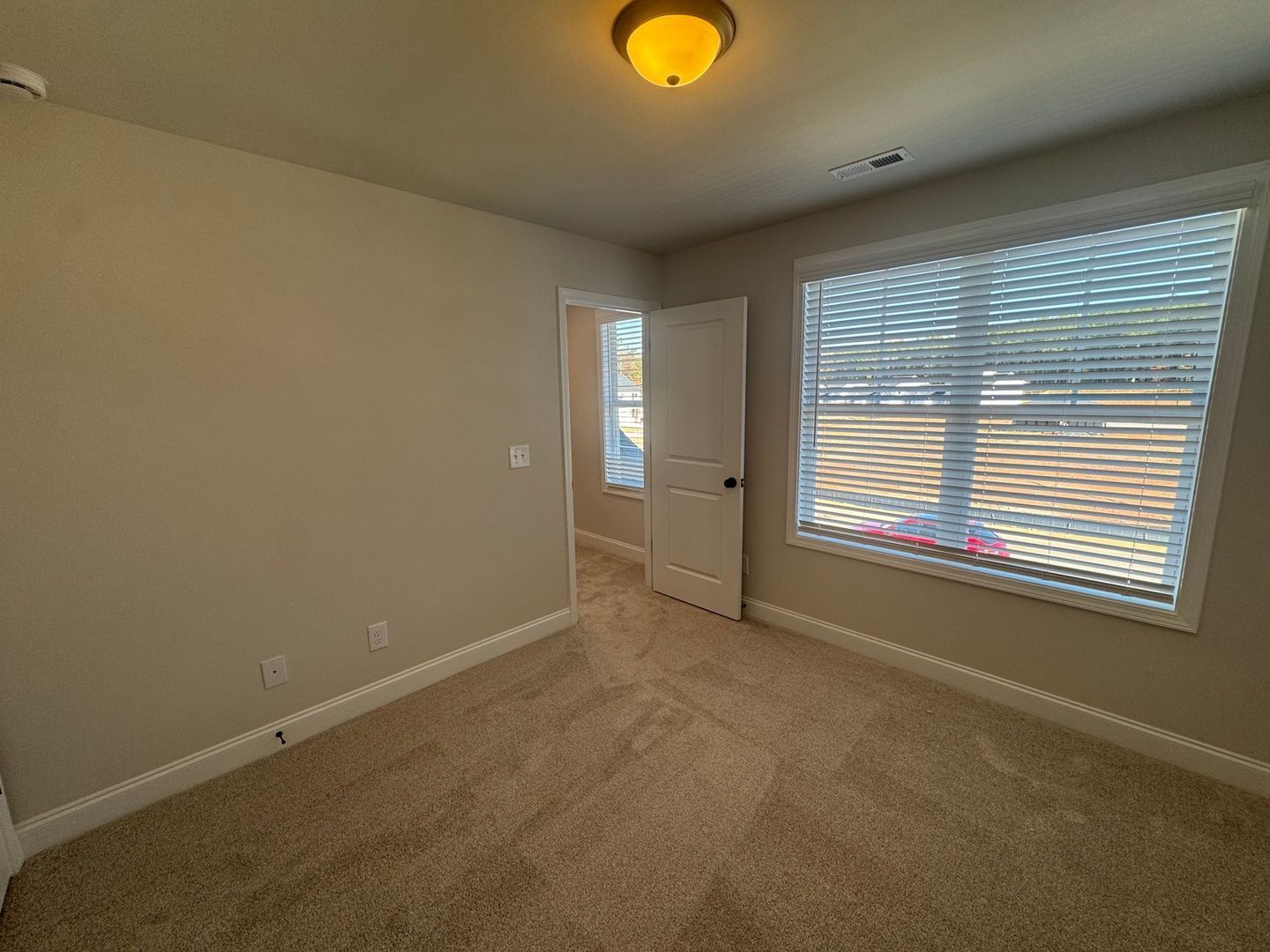 Building Photo - 49 Goldenrod Lp