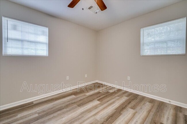 Building Photo - 3603 Columbine Dr