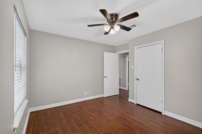 Building Photo - 1503 Shannon Valley Dr