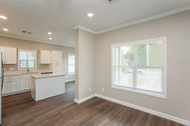 Building Photo - 1700 45th St S