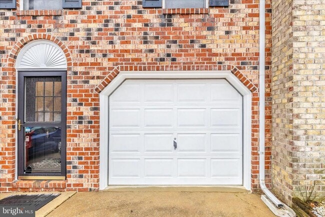 Building Photo - 19 Stonewall Ct