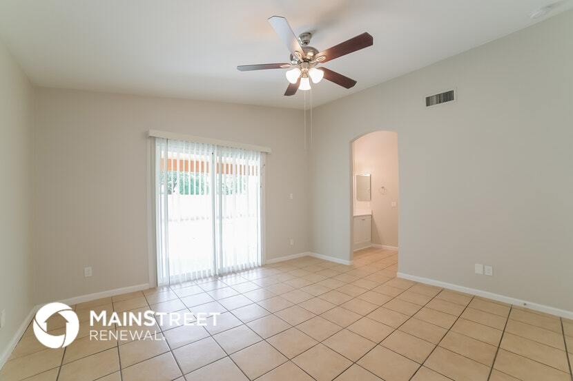 Building Photo - 9017 W Cambridge Ave