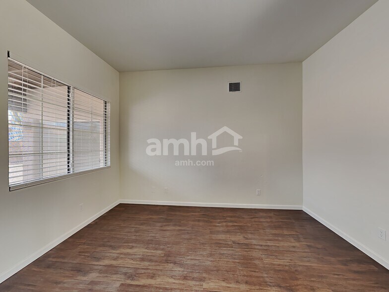 Building Photo - 10191 N Tarheel Pl