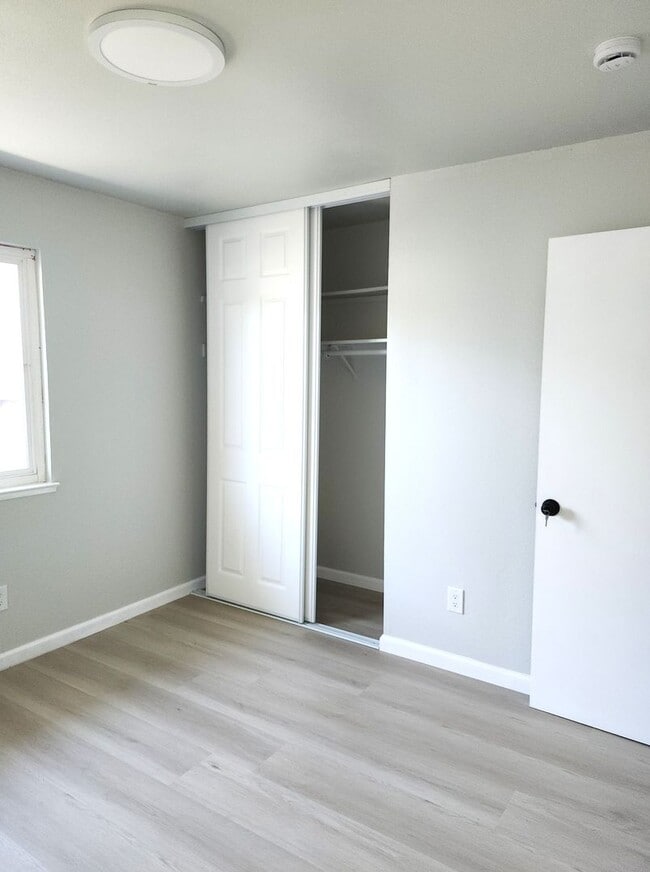 Building Photo - 3/2- Newly Renovated & Energy Efficient in...
