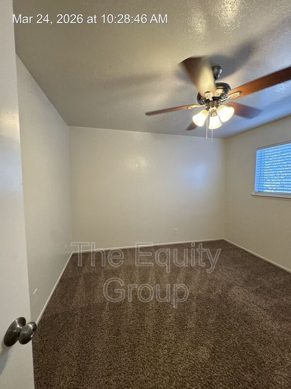 Building Photo - 903 W Center Ave