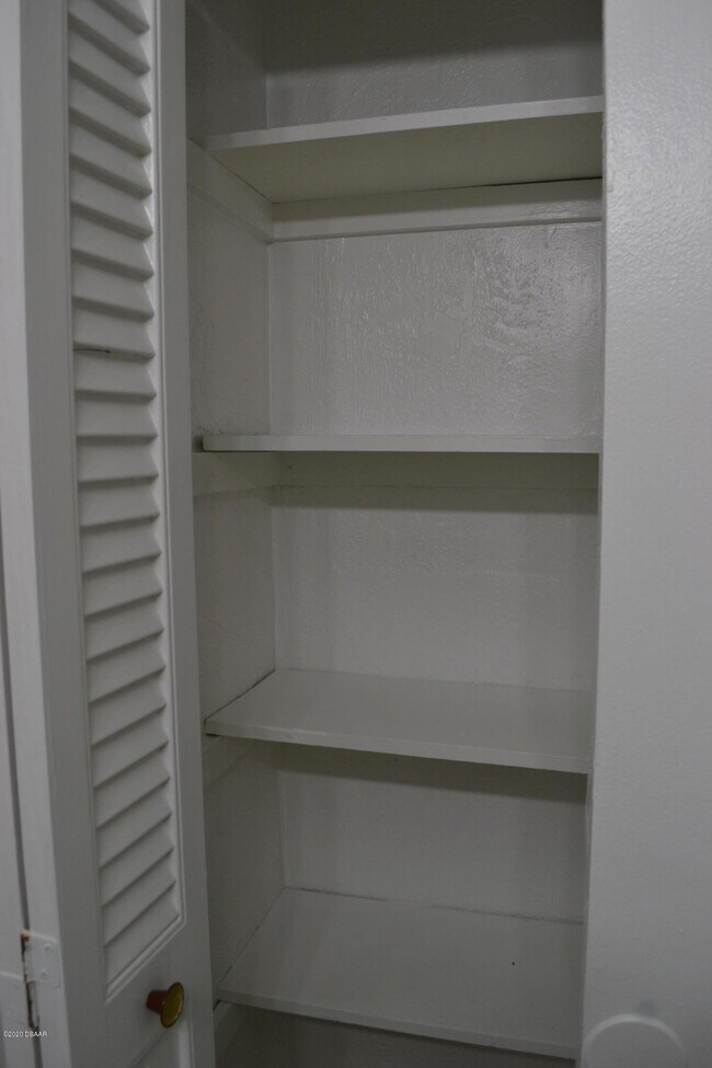 Building Photo - 309 Oakridge Blvd