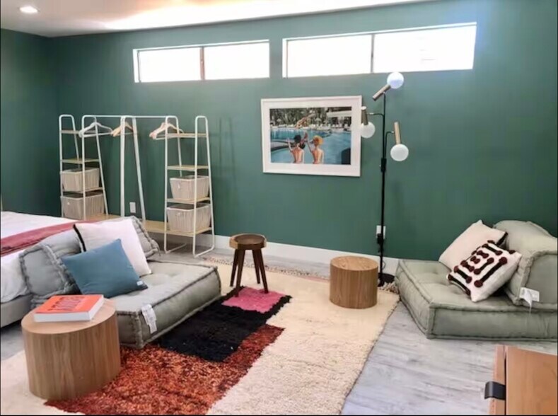 Building Photo - 11516 La Maida St