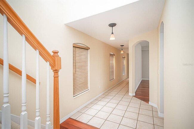 Building Photo - 357 Fairway Pointe Cir