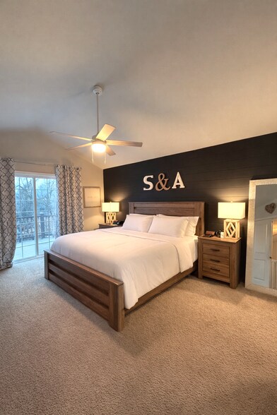 Building Photo - 562 E 133rd Ct