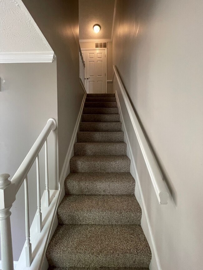 Building Photo - 7897 W End Dr