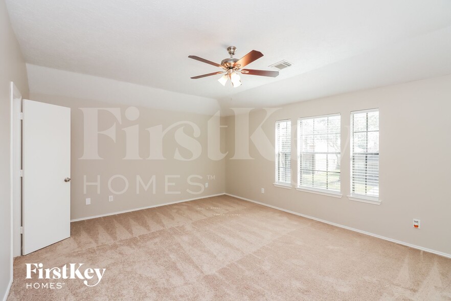 Building Photo - 16322 Lynn Crest Ct