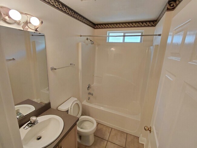 Building Photo - 1810 Newman Ln