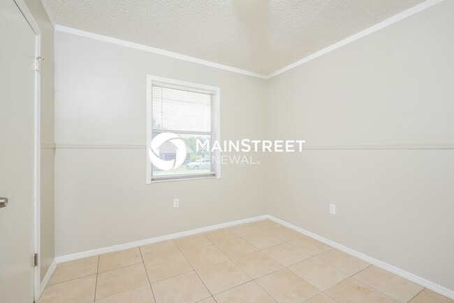 Building Photo - 3 Bedroom Pet-Friendly Home in APOPKA, FL with Main Street Renewal