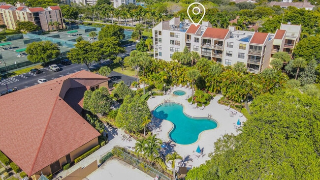 Building Photo - 600 Egret Cir