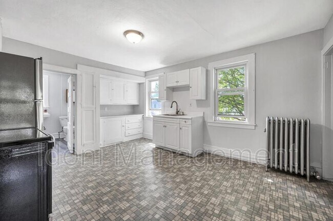 Building Photo - 12 Ridgefield St