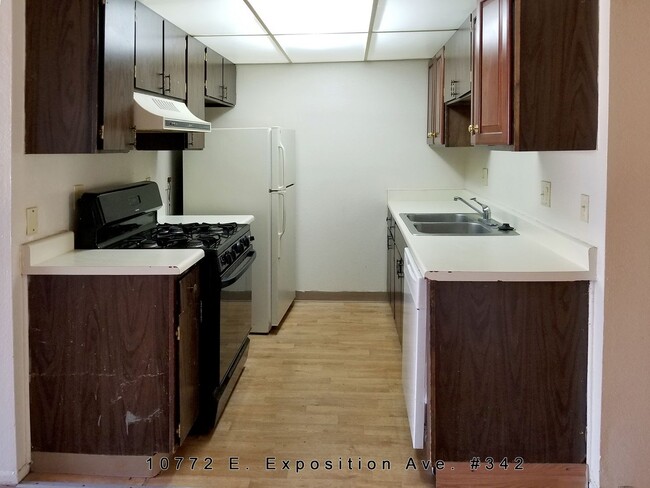 Building Photo - Expo 247 with 2 bed, 1 Bath, 800 SF with A...