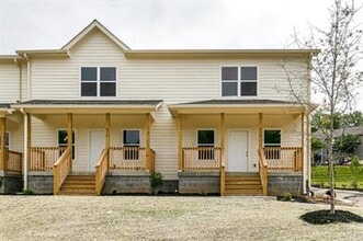 Building Photo - 412 Caldwell Dr
