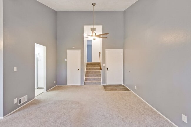 Building Photo - 10834 Northview Square
