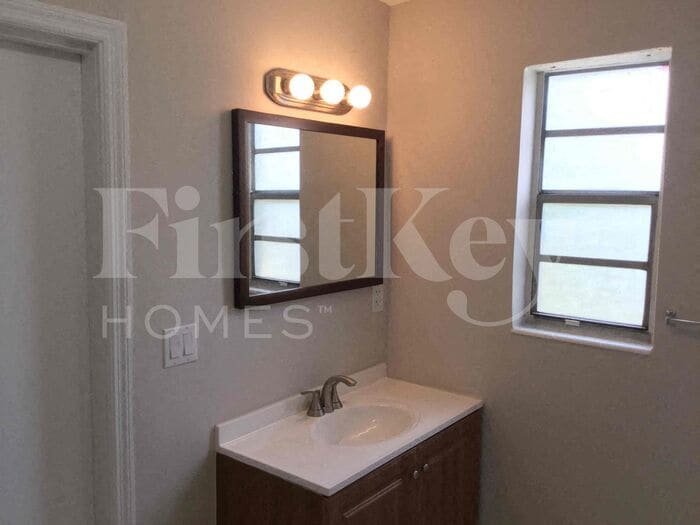 Building Photo - 16410 NW 20th Ave