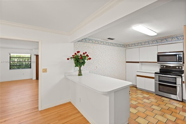 Building Photo - 736 Alhambra Cir