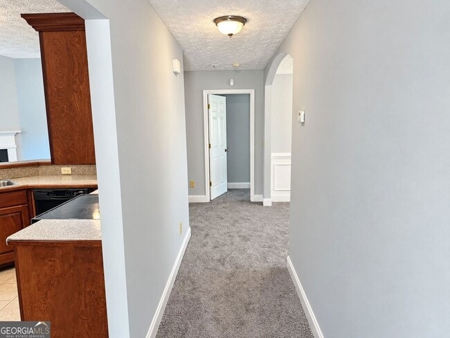 Building Photo - 561 Highland Pointe Dr