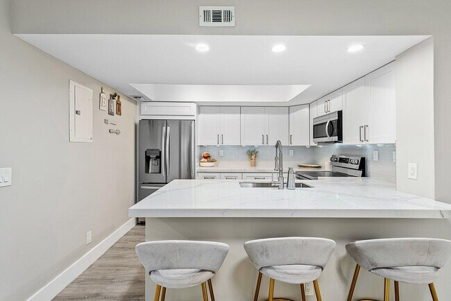 Building Photo - 5292 Buckhead Cir