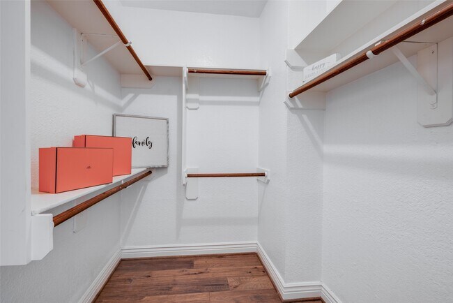 Building Photo - 5534 Honor Dr
