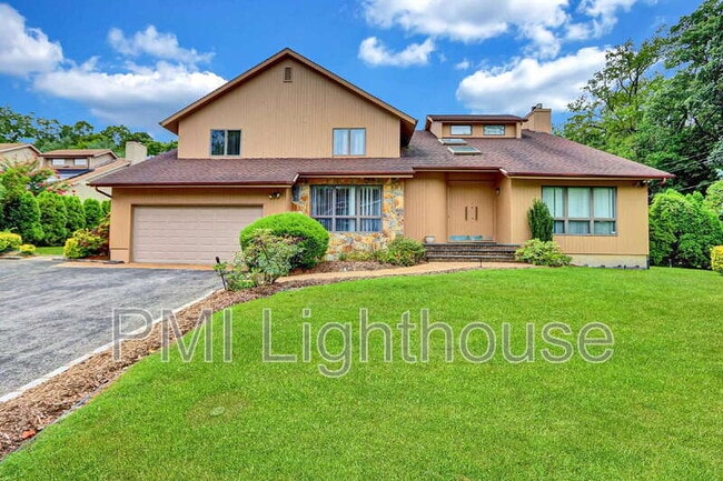 Primary Photo - 2 Carlyle Dr