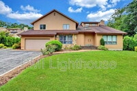 Building Photo - 2 Carlyle Dr