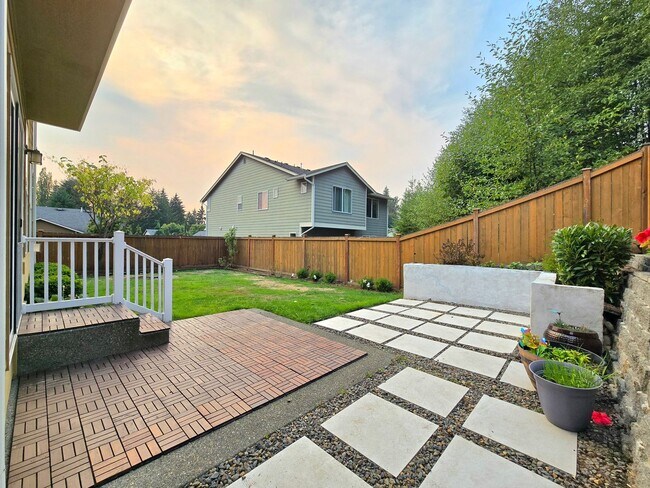 Building Photo - 4 Bedroom Home in Lake Stevens Now Available!