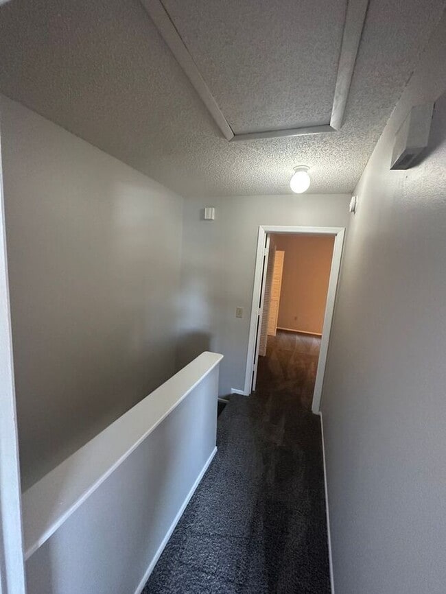 Building Photo - GREAT 2/2.5 Townhome Near UCF! Available Now!